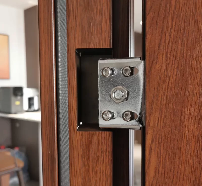 Puerta De Seguridad Inviolable Cerradura Multianclaje y Bisagras Ocultas Simil Madera - Imagen 3